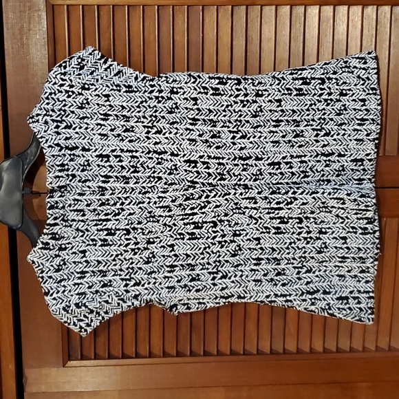 New York & Company cap sleeve sweater - Picture 2 of 8